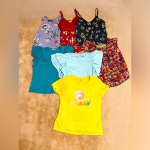(Set of 7) Size M Colorful Summer Tops Bundle